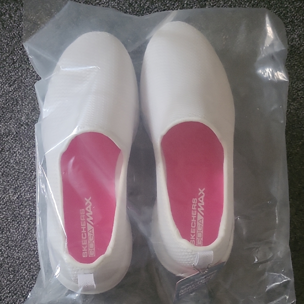 Skechers Women's White and Pink Go Walk Sneakers Wide Width